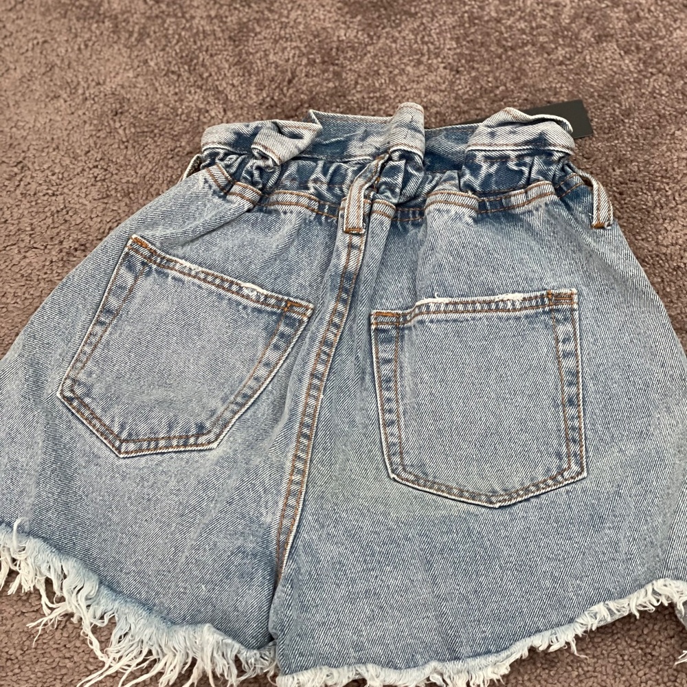 Elastic Waist Destroyed Jean Shorts